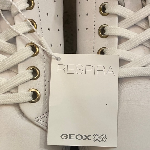 GEOX Respiro Thymar Women’s White Sneakers with Gold Details Size 10.5 NWT - Picture 12 of 13